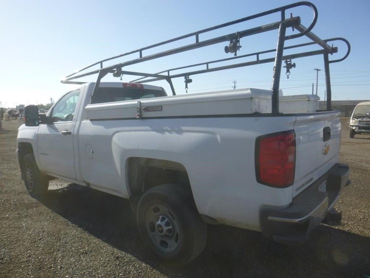 2018-chevrolet-2500-image-4