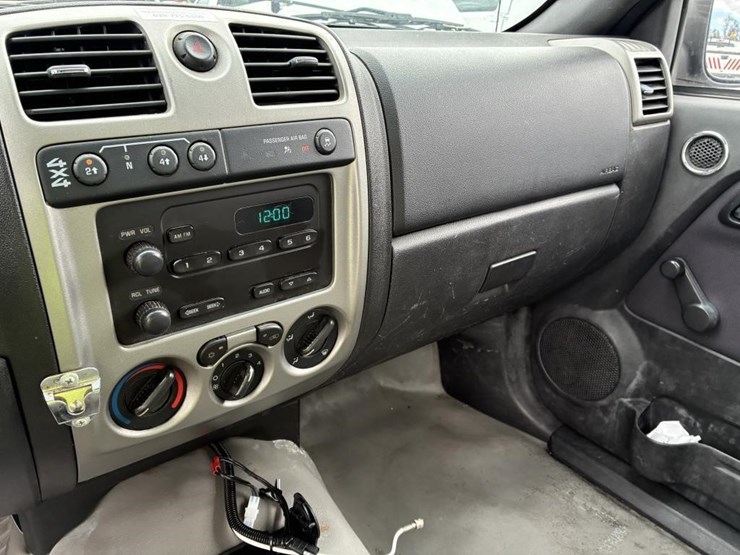 2011-chevrolet-colorado-image-14