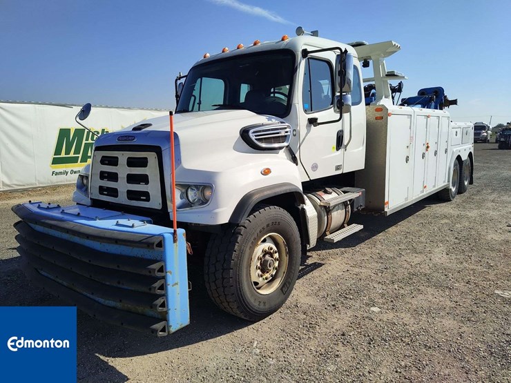 2016-freightliner-114sd-image-1