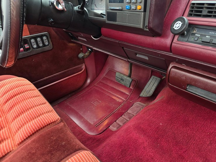 1988-chevrolet-350-image-23