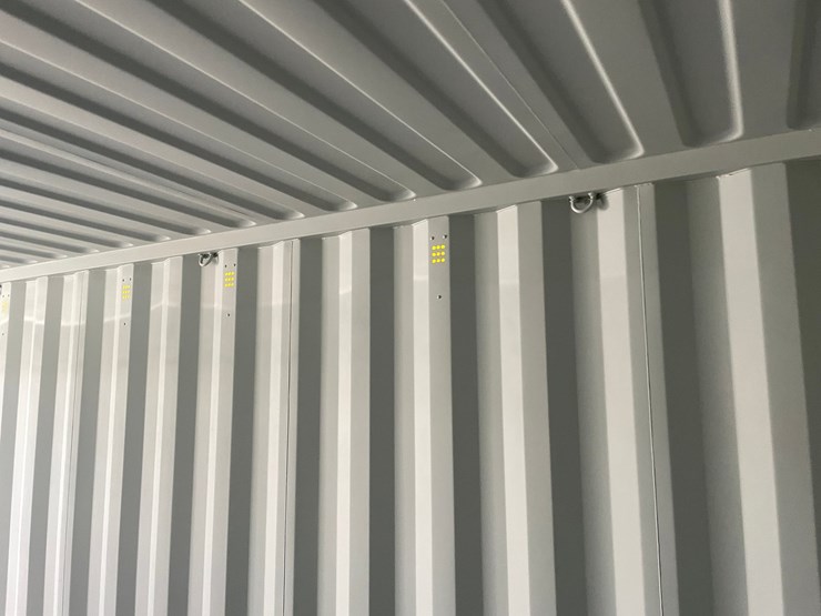 #404-•-20'-shipping-container-image-24