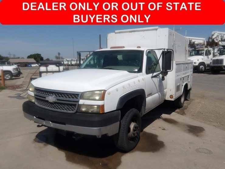 2005-chevrolet-silverado-3500-image-1