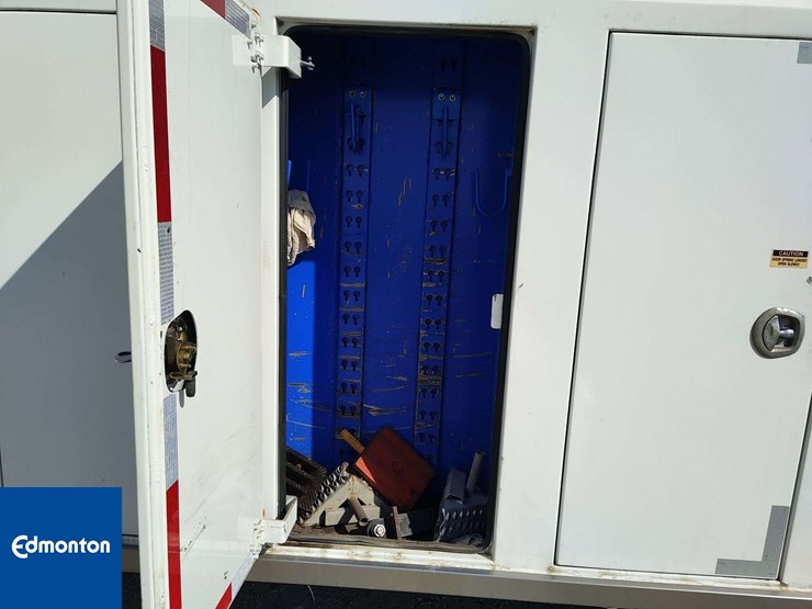 2016-freightliner-114sd-image-34