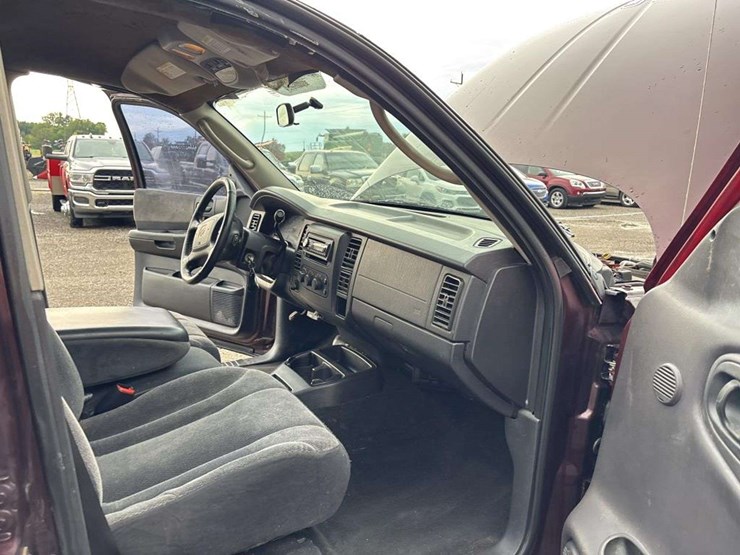 2004-dodge-dakota-image-15