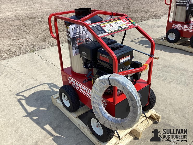 2026-magnum-4000-series-hot-water-pressure-washer-image-3