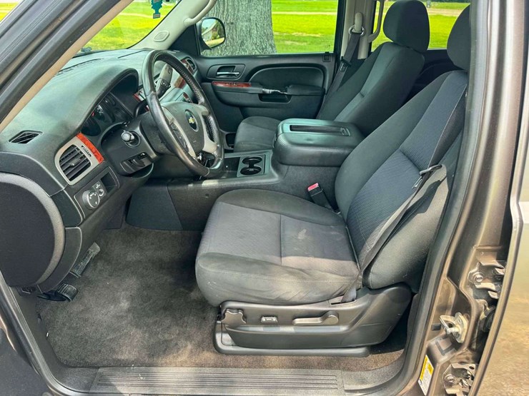 2012-chevrolet-tahoe-image-13