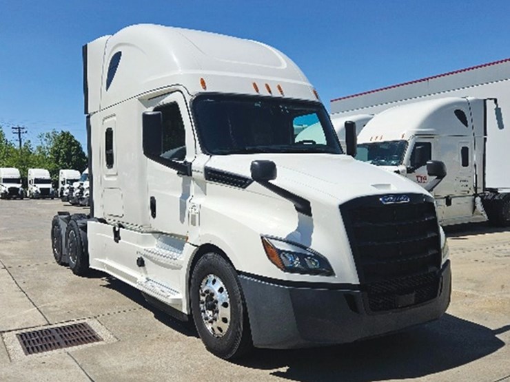 2020-freightliner-cascadia-126-image-1