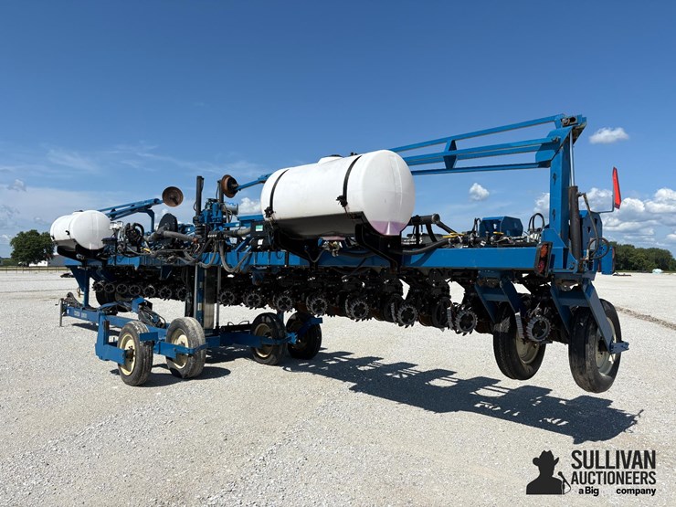 1995-kinze-2600-image-7