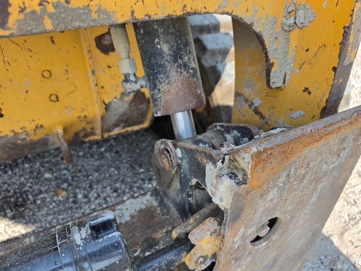 2016-caterpillar-289d-image-57