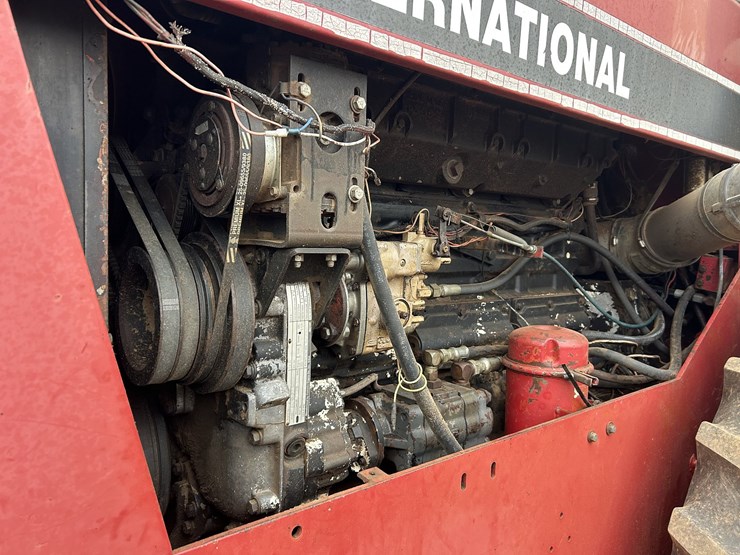 case-ih-t4586-image-7