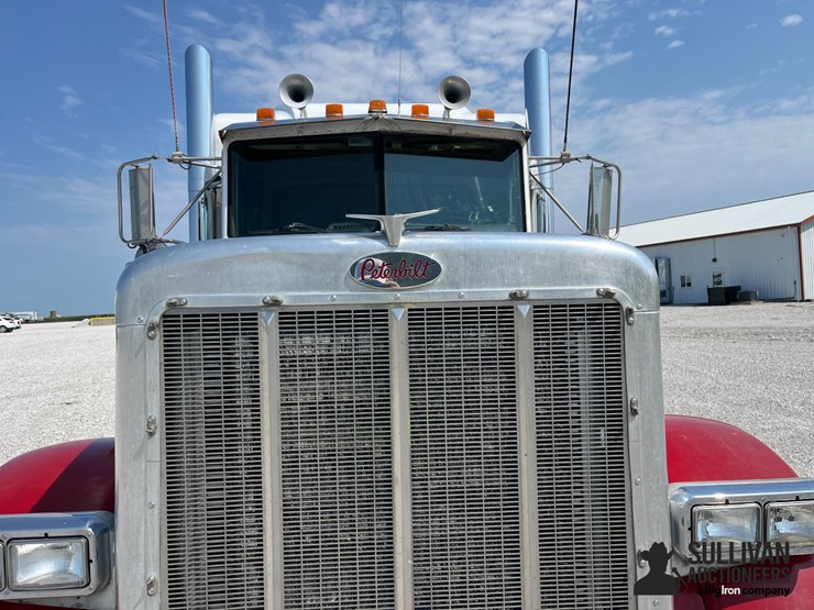 2000-peterbilt-379-image-11