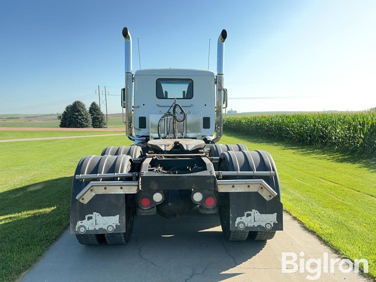 2019-peterbilt-567-image-6