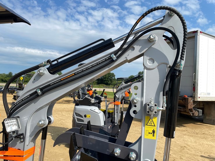 #421-•-ats-power-me18-mini-excavator-image-22