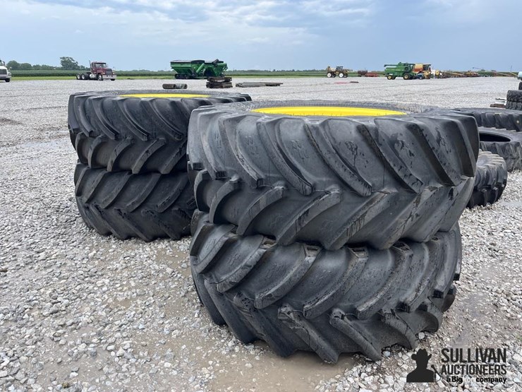 john-deere-12-image-2
