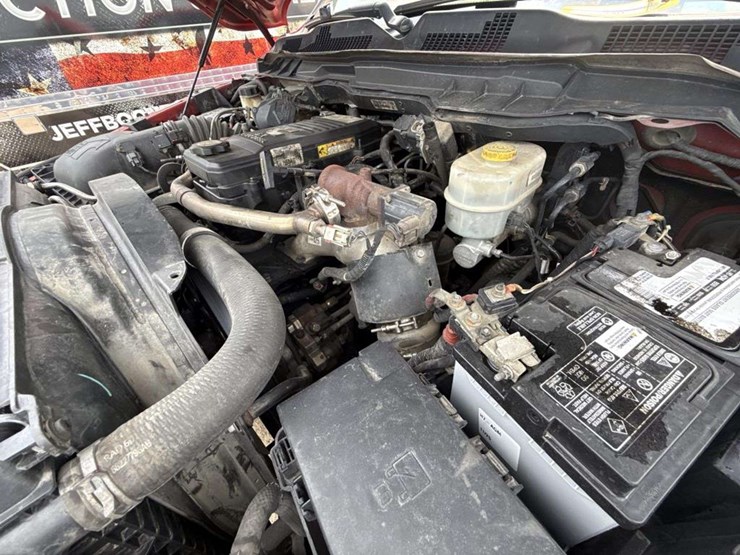 2018-dodge-3500-image-27