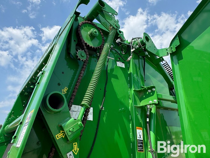2024-john-deere-561m-image-20