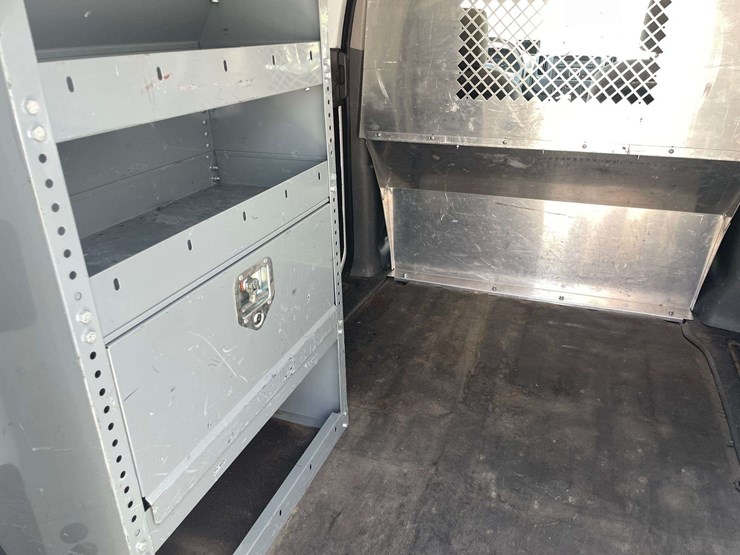 2015-nissan-nv200-image-15