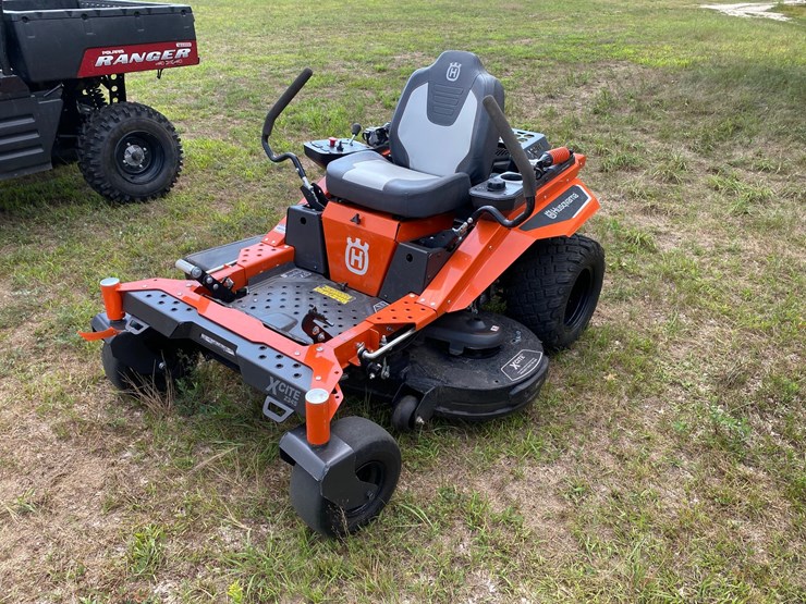 #7957-•-husqvarna-xcite-z345-zero-turn-lawn-mower-image-1