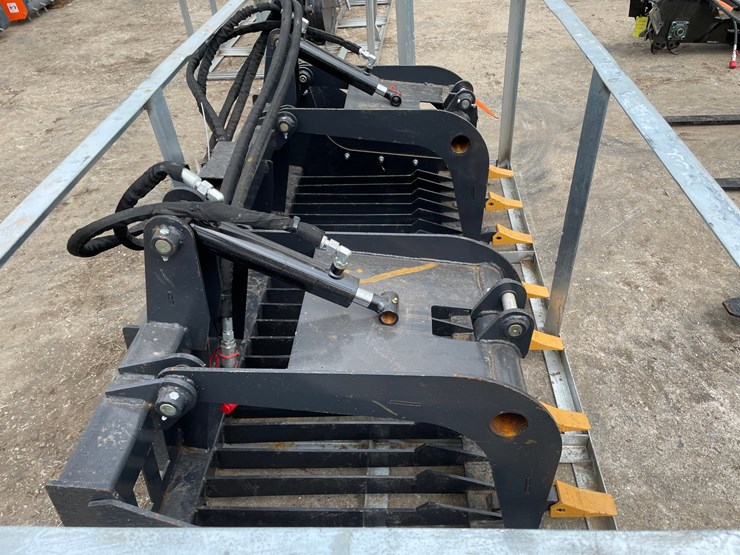 #9786-•-landhonor-72"-heavy-duty-rock-grapple-bucket-attachment-image-6