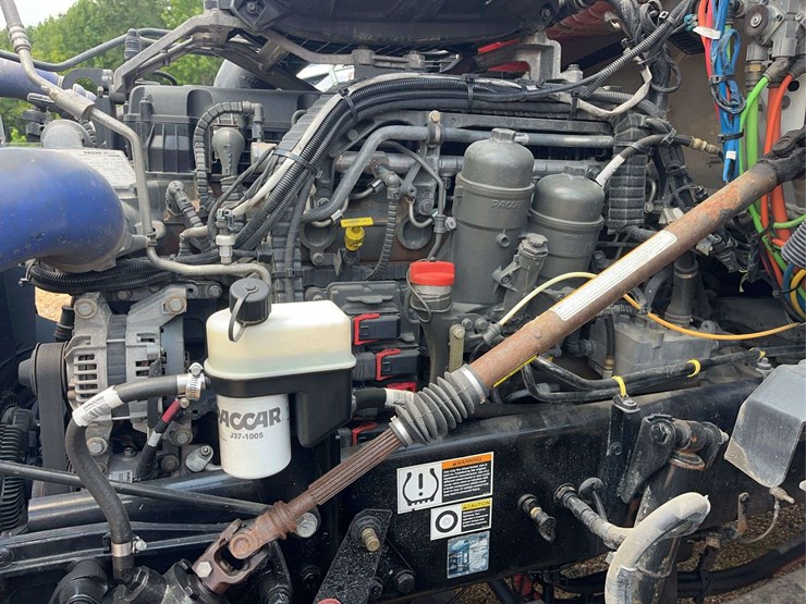 2022-kenworth-t680-image-37