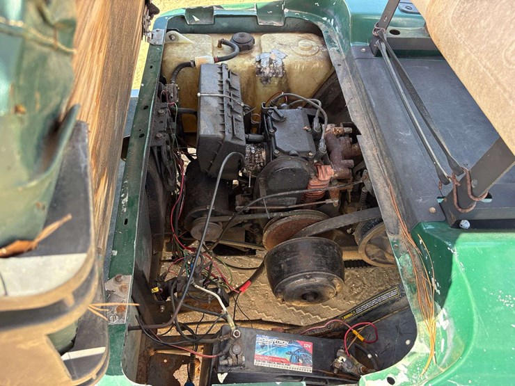 ez-go-2-seater-gas-golf-cart-image-12