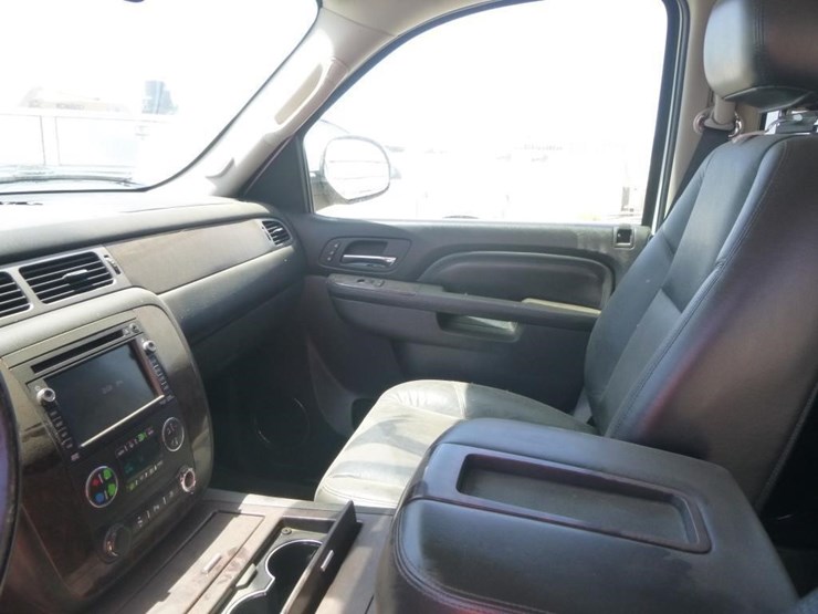 2011-gmc-yukon-denali-image-11