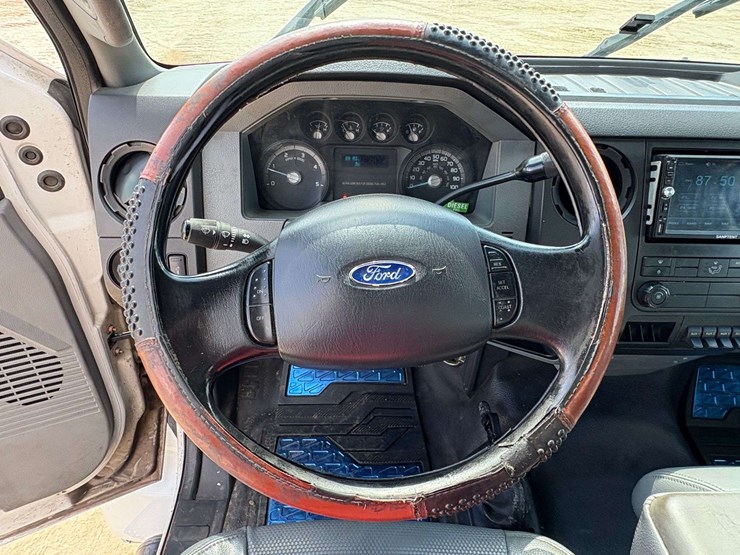 2013-ford-f750-image-14