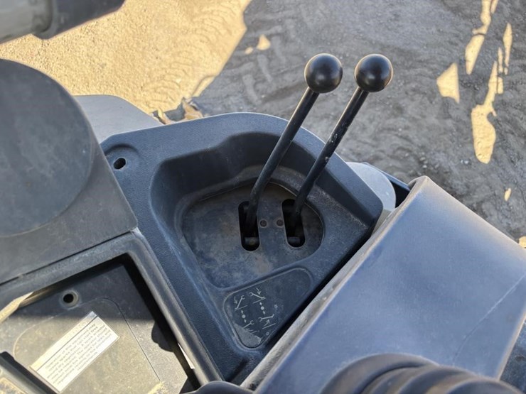 2007-deere-410j-image-42