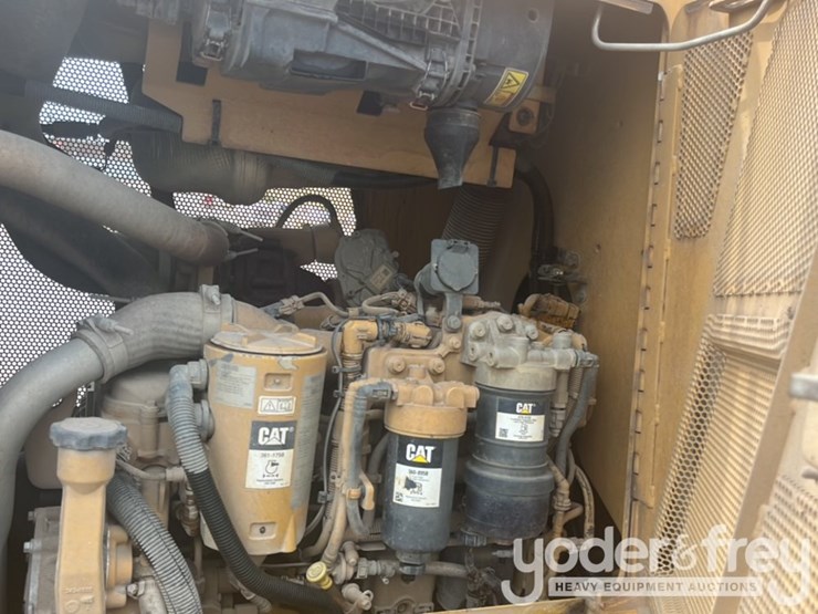 2017-caterpillar-d5k2-xl-image-24