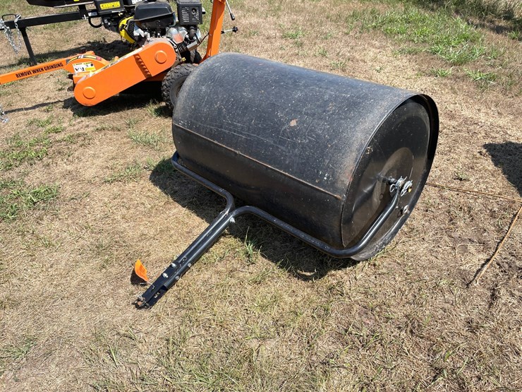 #7962-•-agri-fab-pull-behind-lawn-roller-image-1