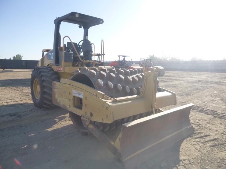 2011-caterpillar-cp56-image-3