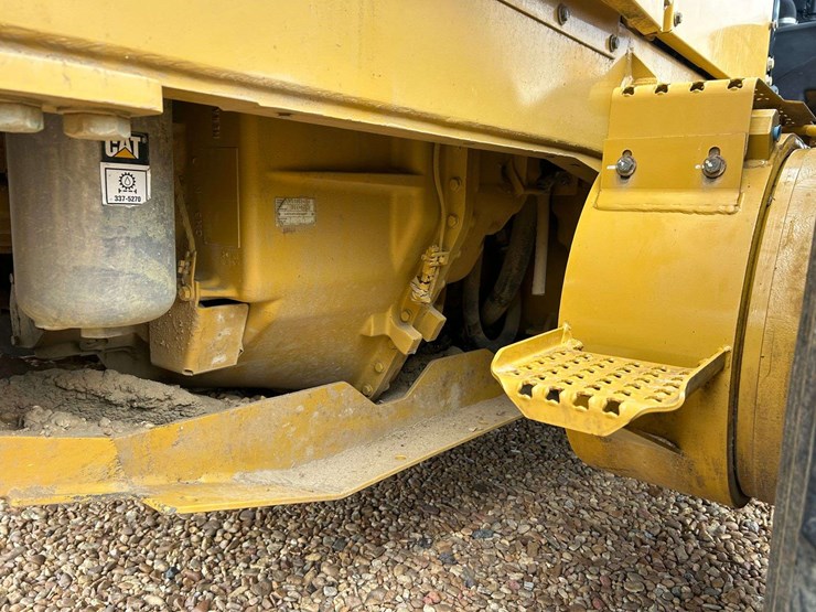 2020-caterpillar-140-image-21