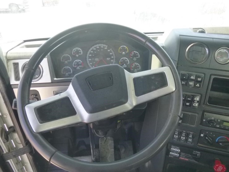2013-international-ct660-t/a-water-truck-image-10