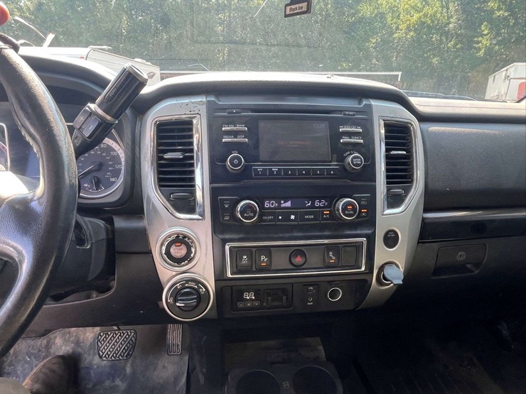 2017-nissan-titan-image-14