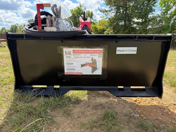 44"-articulating-brush-cutter-attachment-image-5
