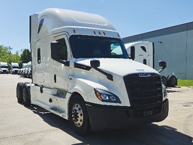 2020-freightliner-cascadia-126-image-1