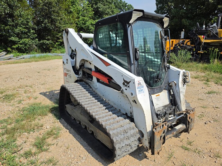 2020-bobcat-t770-image-8