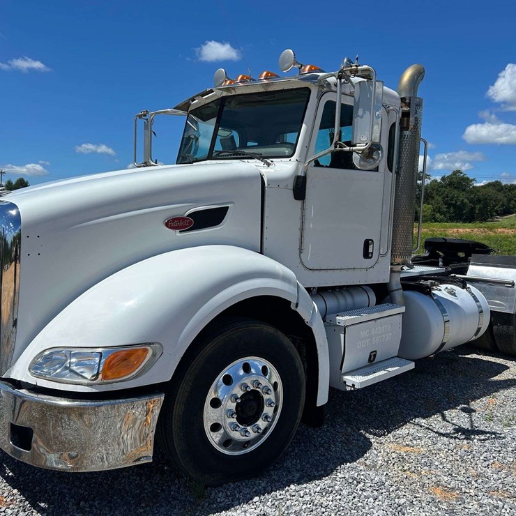 2010 PETERBILT 386