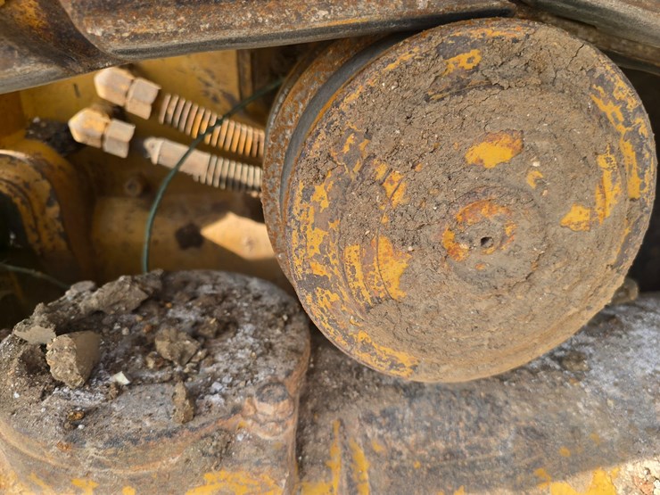 caterpillar-953d-image-41