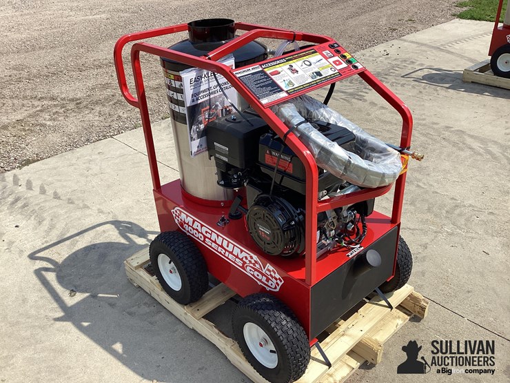 2026-magnum-4000-series-hot-water-pressure-washer-image-3