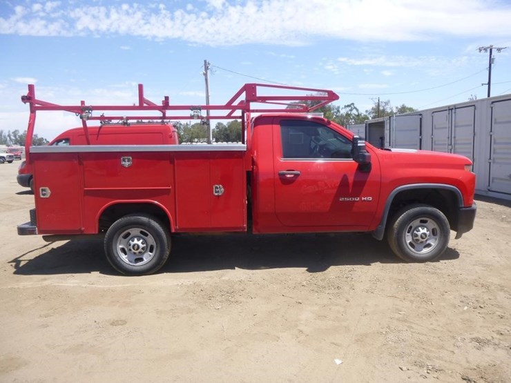 2020-chevrolet-2500-image-14