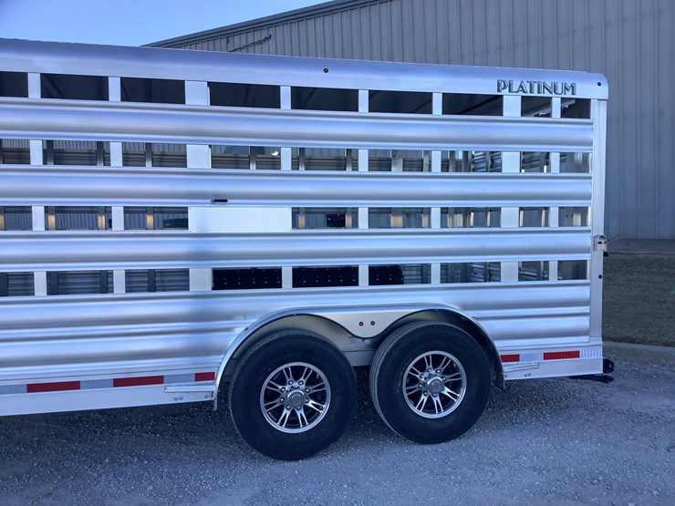 2025-platinum-18'-x-8"-livestock-trailer-image-8
