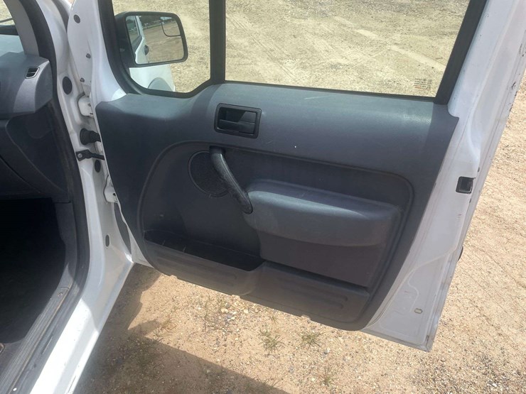 2011-ford-transit-connect-image-17