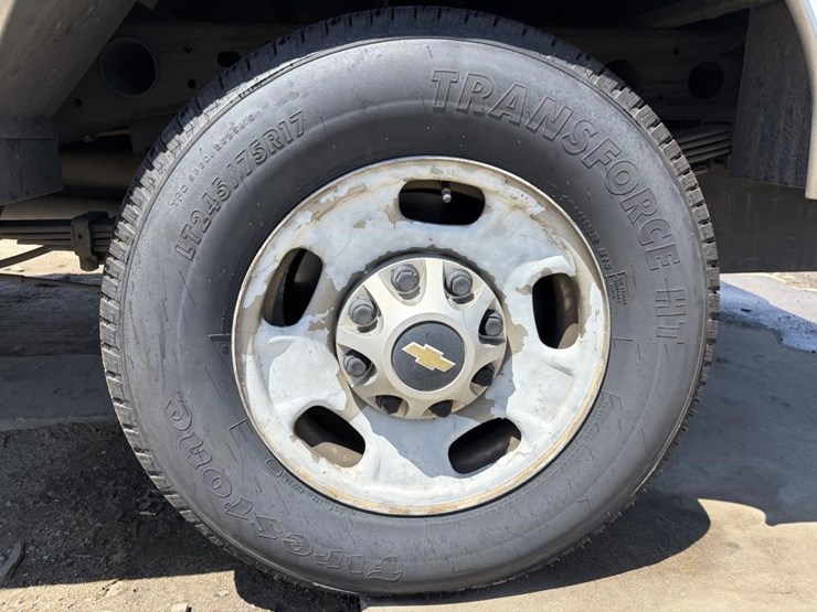 2013-chevrolet-silverado-2500-image-5