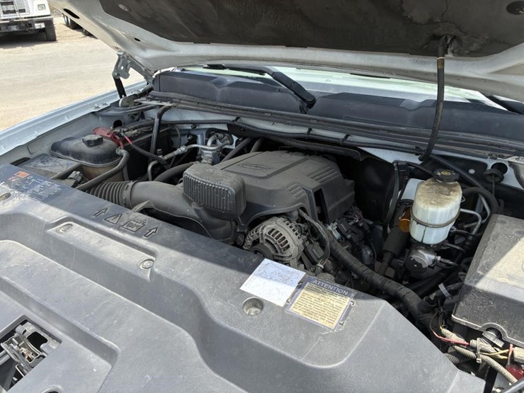 2013-chevrolet-silverado-2500-image-8