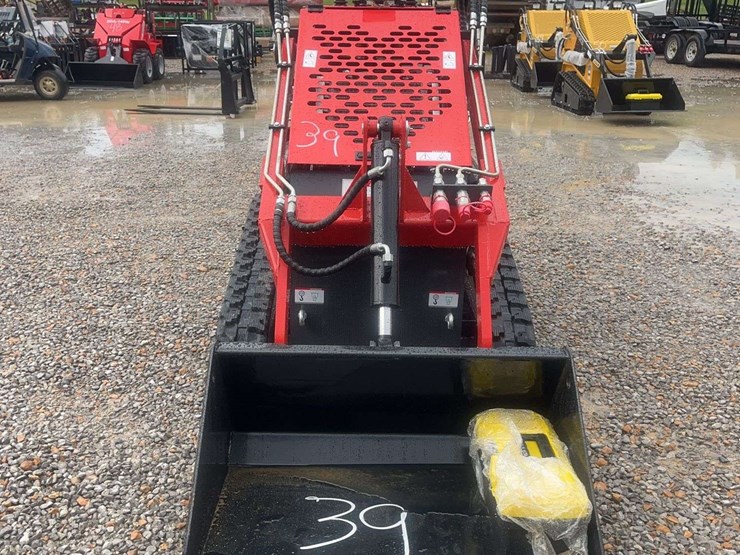 agt-skid-steer-loader-image-4