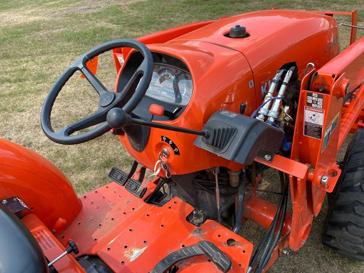 2019-kubota-l4701d-image-36