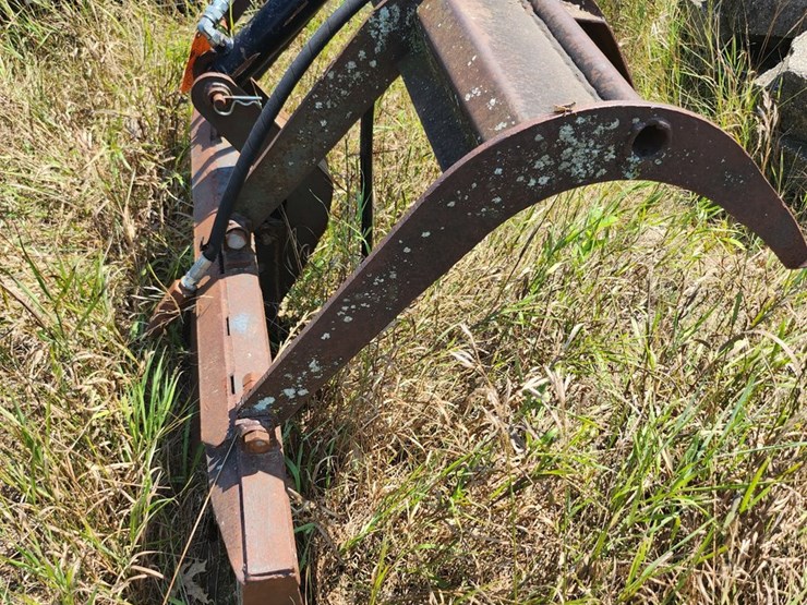 #2833-•-hydraulic-grapple-attachment-image-3