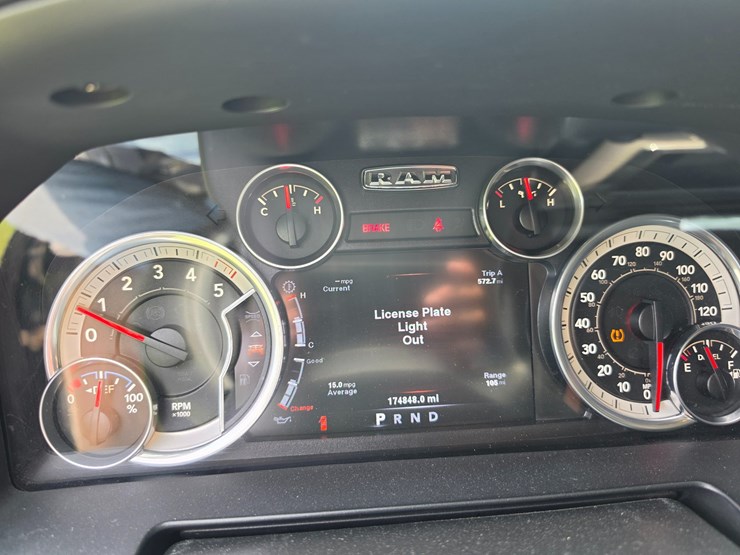 2014-dodge-1500-image-40
