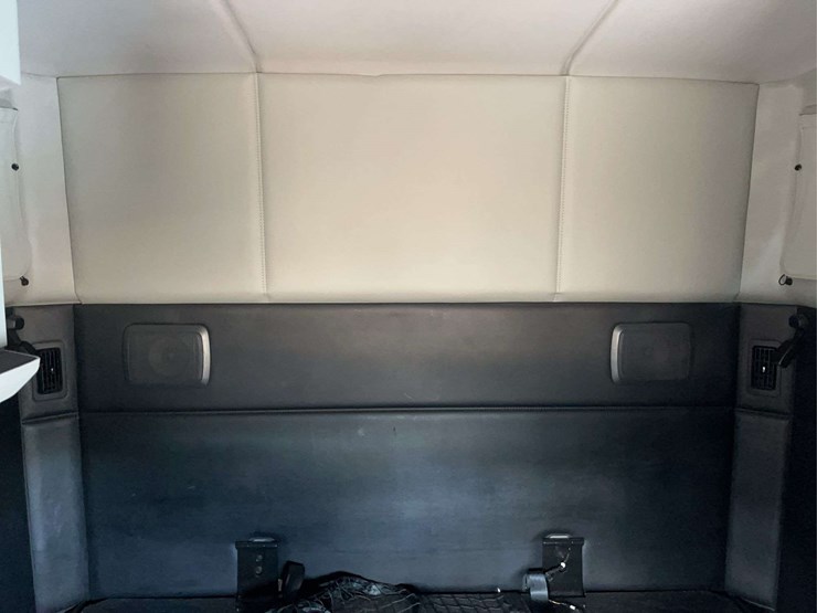 2022-kenworth-t680-image-28